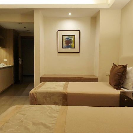 Imperial Palace Suites Quezon City Εξωτερικό φωτογραφία