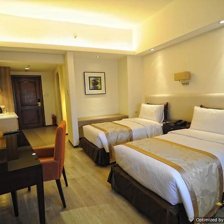Imperial Palace Suites Quezon City Εξωτερικό φωτογραφία
