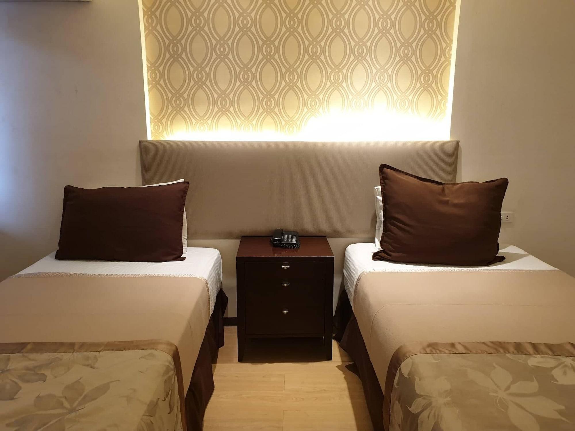 Imperial Palace Suites Quezon City Εξωτερικό φωτογραφία