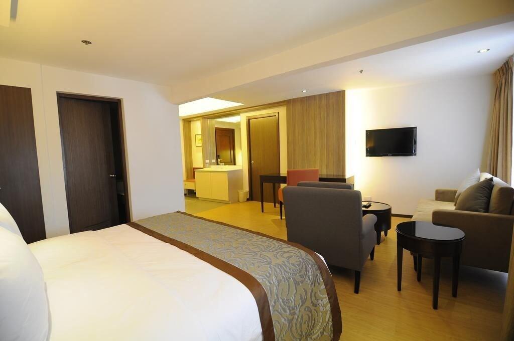 Imperial Palace Suites Quezon City Εξωτερικό φωτογραφία