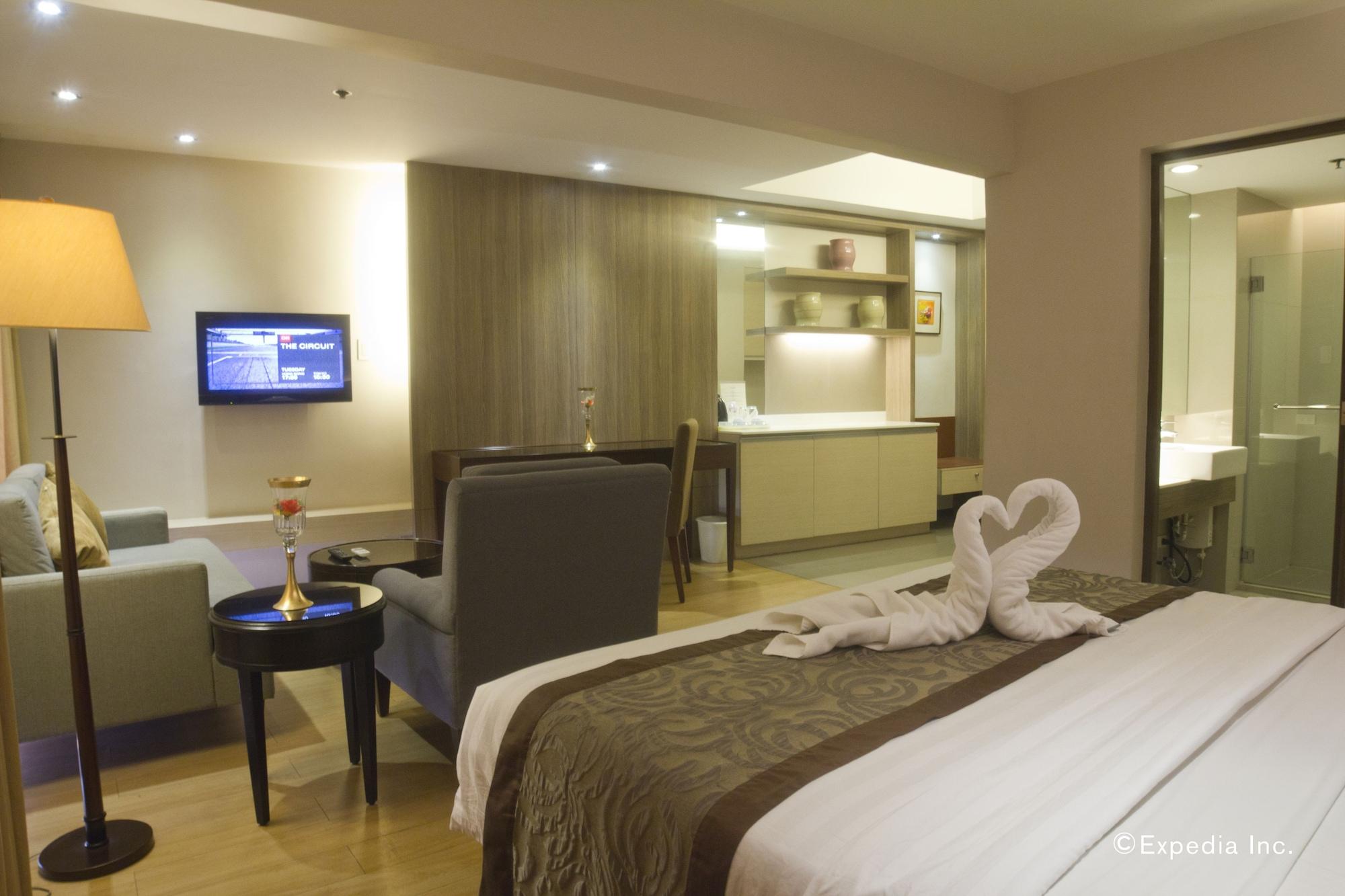 Imperial Palace Suites Quezon City Εξωτερικό φωτογραφία