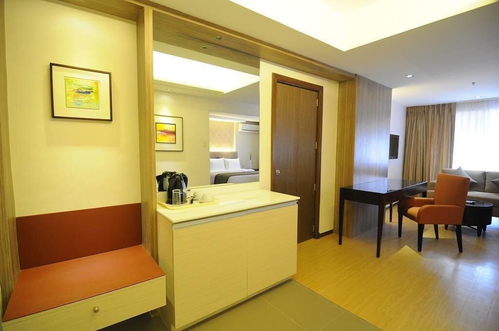 Imperial Palace Suites Quezon City Εξωτερικό φωτογραφία