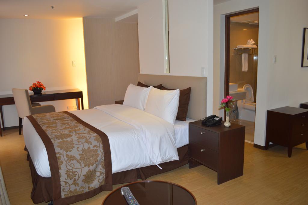 Imperial Palace Suites Quezon City Εξωτερικό φωτογραφία