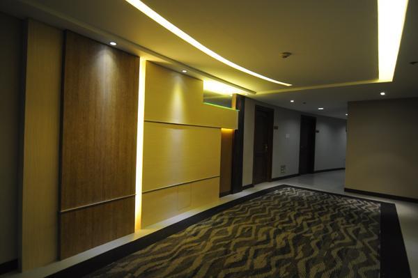 Imperial Palace Suites Quezon City Εξωτερικό φωτογραφία