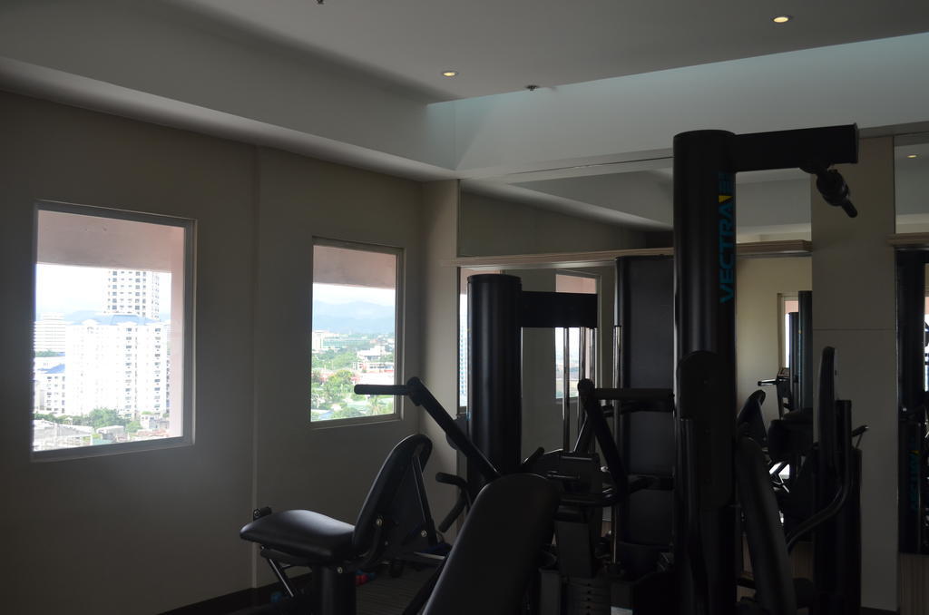 Imperial Palace Suites Quezon City Εξωτερικό φωτογραφία