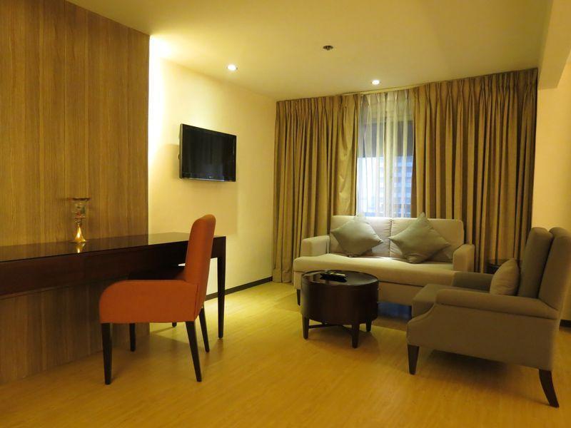 Imperial Palace Suites Quezon City Εξωτερικό φωτογραφία