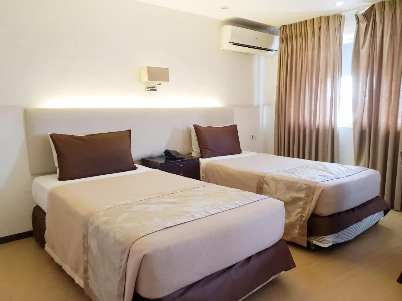 Imperial Palace Suites Quezon City Εξωτερικό φωτογραφία