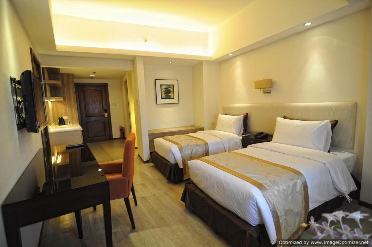 Imperial Palace Suites Quezon City Εξωτερικό φωτογραφία